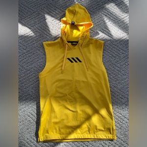 Adidas basketball shirt - size small (basketball)